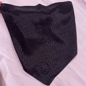 Black camo bandanna top